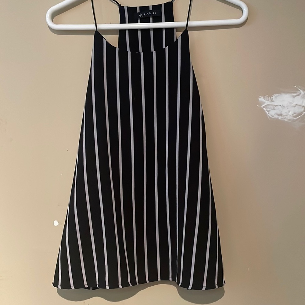 Black Tank Top With White Stripes